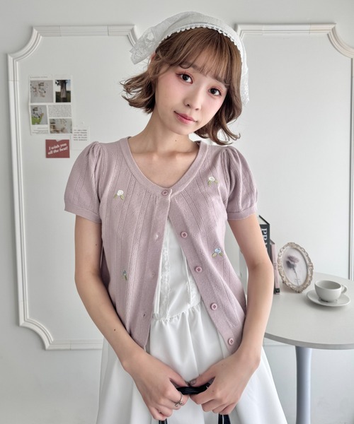 Loueme(ルエム)の「ローズ刺繍アイレットニットカーディガン(カーディガン/ボレロ・レディース・レッド/ピンク/ホワイト・FREE)」の12枚目の写真