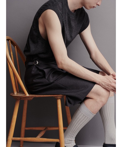 DIGAWEL(ディガウェル)の「Cashmere knit sleeveless/Midsommar(BODHI×DIGAWEL)(ニット/セーター・メンズ・ネイビー/ブラック・FREE)」の4枚目の写真