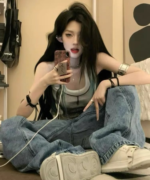 DEVICE(デバイス)の「トロンプルイユ 韓国 古着風 エフェクト タンクトップ プリント 韓国ファッション 韓国ストリート ストリートファッション Y2K トップス(タンクトップ・レディース・ブラック/ホワイト・FREE)」の4枚目の写真