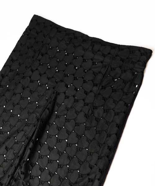 HOLIDAY（ホリデイ）の「HEART LACE SUPER WIDE PANTS ハートレーススーパーワイドパンツ（その他パンツ・レディース・ホワイト/ブラック・ONE SIZE）」の5枚目の写真