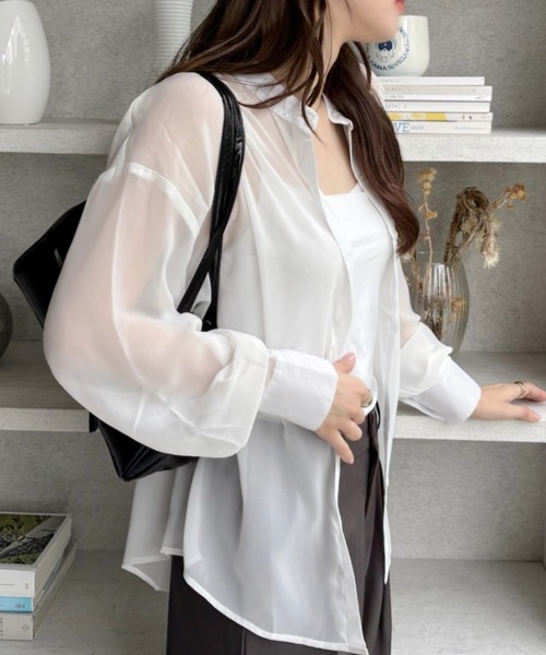 TREOVER(トレオーバー)の「涼しい透け感でオールシーズン大活躍! バンドカラー オーバーサイズシアーシャツ(シャツ/ブラウス・レディース・ライトグレー/ブラック/ライトピンク/オフホワイト/ブルー・FREE)」の6枚目の写真