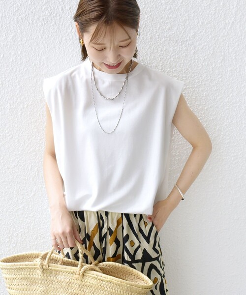 SHIPS(シップス)の「〈接触冷感〉ポンチ ノースリーブ プルオーバー(Tシャツ/カットソー・レディース・ブラック/ダークグレー/ホワイト/ブラウン・ONE SIZE)」の15枚目の写真