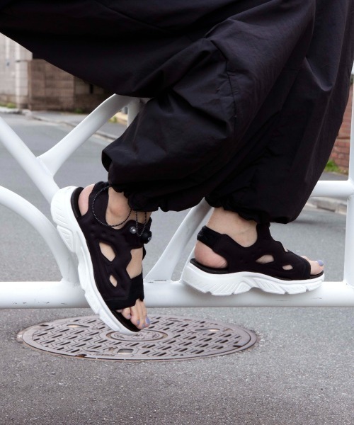 Reebok INSTAPUMP FURY SANDAL サンダル　ブラック インスタポンプフューリー サンダル / INSTAPUMP FURY SANDAL