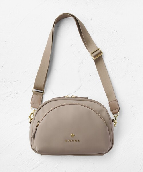 TOCCA(トッカ)の「LUNAE NYLON BAG ショルダーバッグ(ショルダーバッグ・レディース・ブラック系/ベージュ系/ネイビー系/レッド系/ライトグレー系・F)」の3枚目の写真