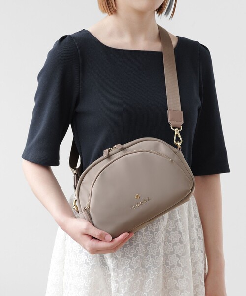TOCCA(トッカ)の「LUNAE NYLON BAG ショルダーバッグ(ショルダーバッグ・レディース・ブラック系/ベージュ系/ネイビー系/レッド系/ライトグレー系・F)」の15枚目の写真