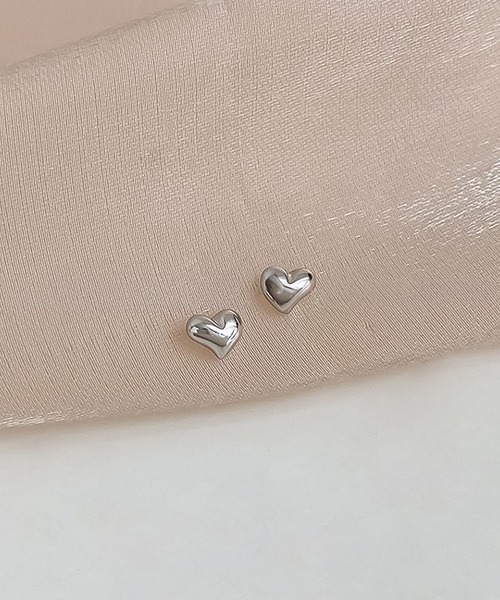 blackdia ocean（ブラックダイヤオーシャン）の「blackdia ocean ニュアンスミニハートピアス（ピアス（両耳用）・レディース・シルバー/ゴールド・FREE）」の7枚目の写真