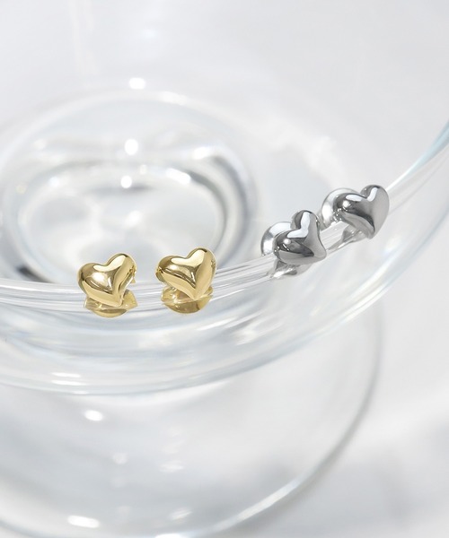 blackdia ocean（ブラックダイヤオーシャン）の「blackdia ocean ニュアンスミニハートピアス（ピアス（両耳用）・レディース・シルバー/ゴールド・FREE）」の4枚目の写真