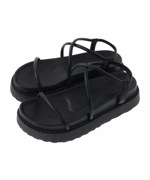 a.v.v（アーヴェヴェ）の「厚底ストラップサンダル（サンダル・レディース・ブラック/ゴールド・23.5/24.5）」の6枚目の写真