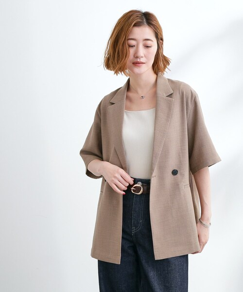 grove(グローブ)の「軽やかに羽織れて、きちんと見え ハーフスリーブテーラードジャケット(テーラードジャケット・レディース・ナチュラル/ベージュ/ネイビー・02/03)」の6枚目の写真