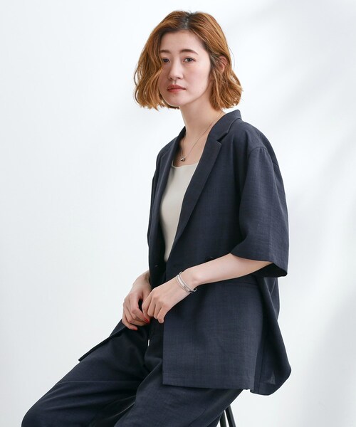 grove(グローブ)の「軽やかに羽織れて、きちんと見え ハーフスリーブテーラードジャケット(テーラードジャケット・レディース・ナチュラル/ベージュ/ネイビー・02/03)」の22枚目の写真