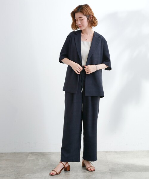 grove(グローブ)の「軽やかに羽織れて、きちんと見え ハーフスリーブテーラードジャケット(テーラードジャケット・レディース・ナチュラル/ベージュ/ネイビー・02/03)」の20枚目の写真