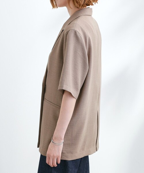 grove(グローブ)の「軽やかに羽織れて、きちんと見え ハーフスリーブテーラードジャケット(テーラードジャケット・レディース・ナチュラル/ベージュ/ネイビー・02/03)」の17枚目の写真