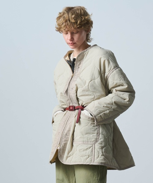 kha:ki（カーキ）の「「KHA:KI / カーキ」MIL QUILT ZIP UP JACKET（ミリタリージャケット・レディース・ブラック/グレイッシュベージュ/オリーブ・1）」の5枚目の写真