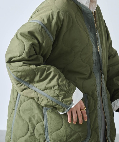 kha:ki（カーキ）の「「KHA:KI / カーキ」MIL QUILT ZIP UP JACKET（ミリタリージャケット・レディース・ブラック/グレイッシュベージュ/オリーブ・1）」の17枚目の写真
