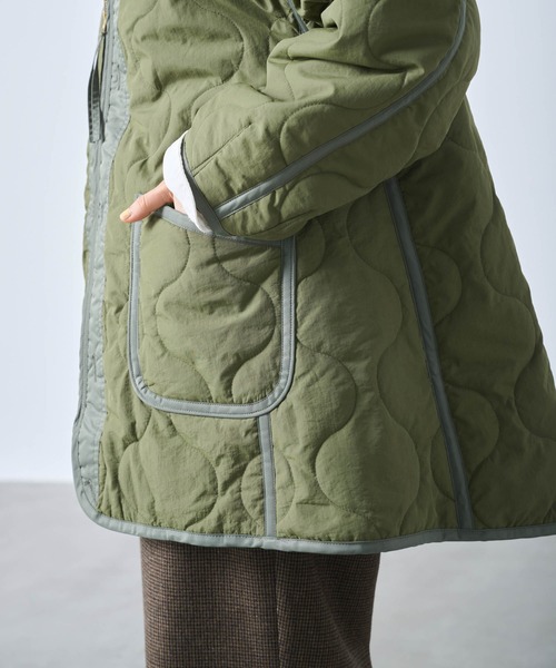 kha:ki（カーキ）の「「KHA:KI / カーキ」MIL QUILT ZIP UP JACKET（ミリタリージャケット・レディース・ブラック/グレイッシュベージュ/オリーブ・1）」の18枚目の写真