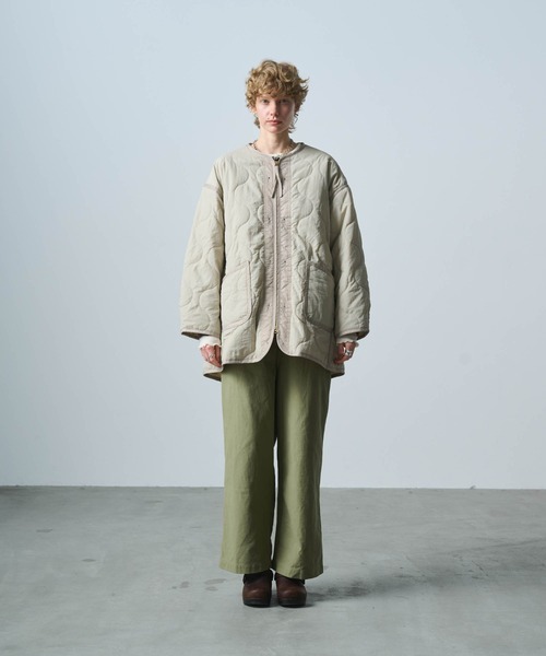 kha:ki（カーキ）の「「KHA:KI / カーキ」MIL QUILT ZIP UP JACKET（ミリタリージャケット・レディース・ブラック/グレイッシュベージュ/オリーブ・1）」の19枚目の写真