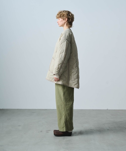 kha:ki（カーキ）の「「KHA:KI / カーキ」MIL QUILT ZIP UP JACKET（ミリタリージャケット・レディース・ブラック/グレイッシュベージュ/オリーブ・1）」の20枚目の写真