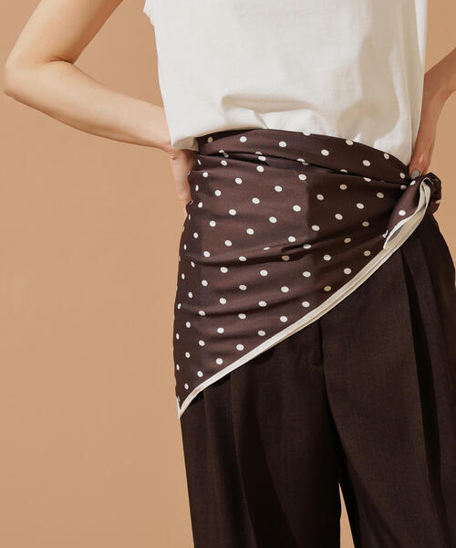 NATURAL BEAUTY BASIC（ナチュラルビューティーベーシック）の「◇ポルカドットスカーフ（バンダナ/スカーフ・レディース・ブラウン/ブルー/ブラック・FREE）」の9枚目の写真