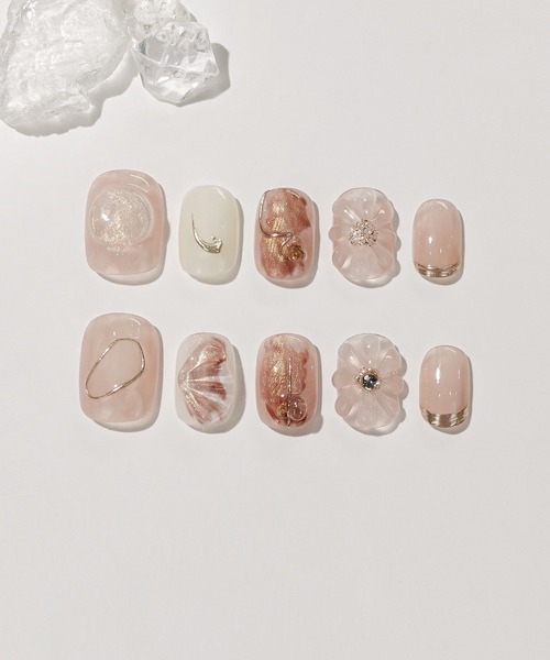Anail（エーネイル）の「3D水光ネイルクリアピンク3Dフラワーゴールドミラーショートラウンドネイルチップ（ネイルシール/ネイルチップ・レディース・ピンク・SMALL/MEDIUM/LARGE）」の6枚目の写真