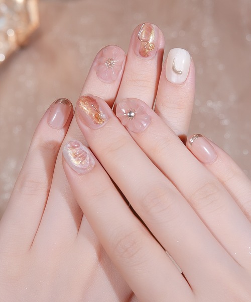 Anail（エーネイル）の「3D水光ネイルクリアピンク3Dフラワーゴールドミラーショートラウンドネイルチップ（ネイルシール/ネイルチップ・レディース・ピンク・SMALL/MEDIUM/LARGE）」の12枚目の写真