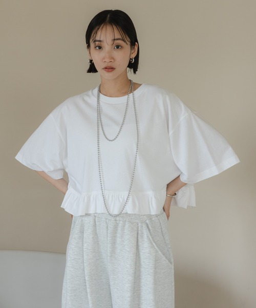 LOWRYS FARM（ローリーズファーム）の「スソフリルＴＥＥ　499875（Tシャツ/カットソー・レディース・ベージュ/オフホワイト/ブラック・LONG/SHORT）」の2枚目の写真