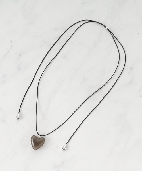 SHOO・LA・RUE(シューラルー)の「【マルチWAY】クリアハートネックレス(ネックレス・レディース・ライトベージュ/ブラック/ダークブラウン・00)」の4枚目の写真
