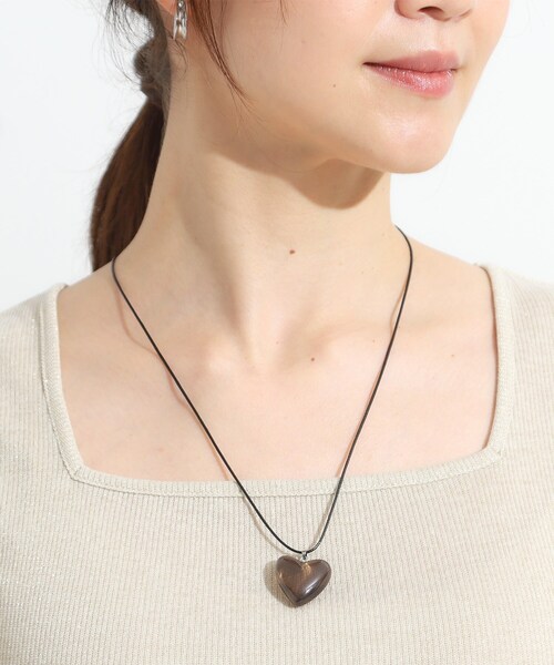 SHOO・LA・RUE(シューラルー)の「【マルチWAY】クリアハートネックレス(ネックレス・レディース・ライトベージュ/ブラック/ダークブラウン・00)」の13枚目の写真