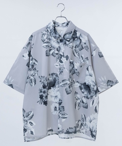 JOHN'S CLOSET(ジョンズクローゼット)の「【14】アソートプリント サイドスリット オーバーサイズ 半袖シャツ(シャツ/ブラウス・メンズ・グレー系2/ホワイト系2/ホワイト系1/グレー系1/ネイビー/グリーン系1/ベージュ系1・LARGE/MEDIUM)」の2枚目の写真