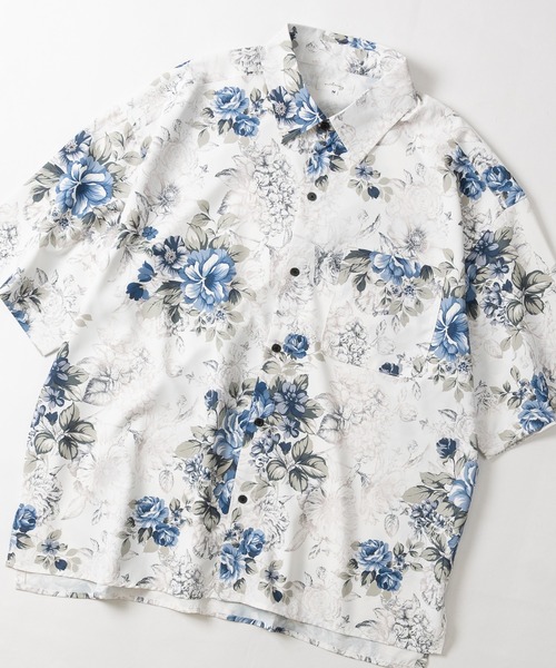 JOHN'S CLOSET(ジョンズクローゼット)の「【14】アソートプリント サイドスリット オーバーサイズ 半袖シャツ(シャツ/ブラウス・メンズ・グレー系2/ホワイト系2/ホワイト系1/グレー系1/ネイビー/グリーン系1/ベージュ系1・LARGE/MEDIUM)」の3枚目の写真