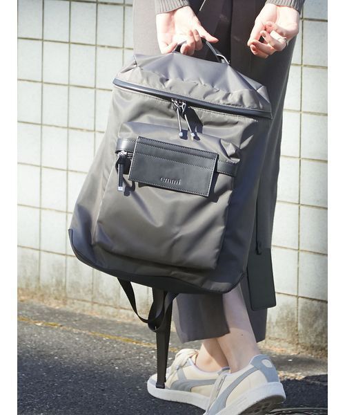 emmi(エミ)の「eco撥水ベーシックバックパック(バックパック/リュック・レディース・チャコールグレー/ブラック・F)」の16枚目の写真
