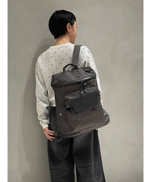 emmi(エミ)の「eco撥水ベーシックバックパック(バックパック/リュック・レディース・チャコールグレー/ブラック・F)」の22枚目の写真