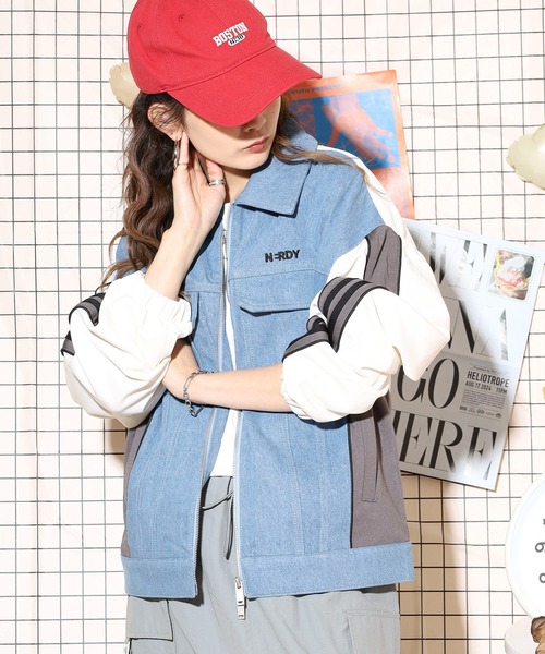 NERDY（ノルディ）の「デニムミックストラックトップ（ジャージ・レディース・ベージュ/レッド/カーキ・M/L/S）」の6枚目の写真