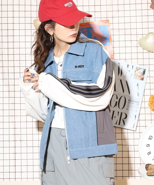 NERDY（ノルディ）の「デニムミックストラックトップ（ジャージ・レディース・ベージュ/レッド/カーキ・M/L/S）」の7枚目の写真