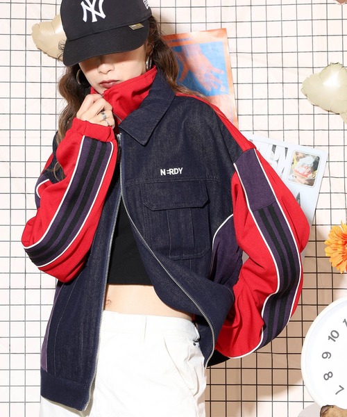 NERDY（ノルディ）の「デニムミックストラックトップ（ジャージ・レディース・ベージュ/レッド/カーキ・M/L/S）」の20枚目の写真