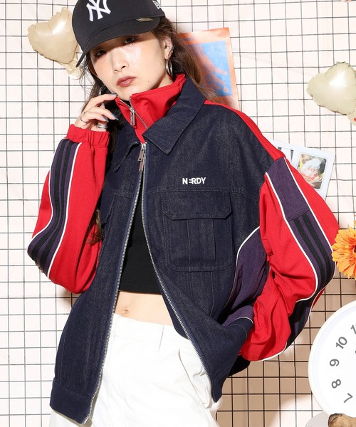 NERDY（ノルディ）の「デニムミックストラックトップ（ジャージ・レディース・ベージュ/レッド/カーキ・M/L/S）」の22枚目の写真