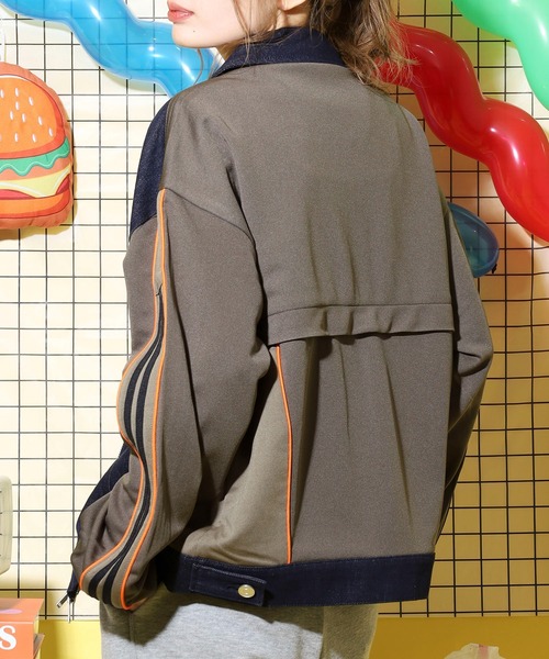 NERDY（ノルディ）の「デニムミックストラックトップ（ジャージ・レディース・ベージュ/レッド/カーキ・M/L/S）」の13枚目の写真