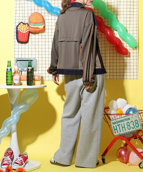 NERDY（ノルディ）の「デニムミックストラックトップ（ジャージ・レディース・ベージュ/レッド/カーキ・M/L/S）」の16枚目の写真