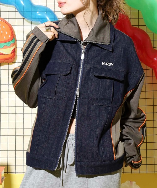 NERDY（ノルディ）の「デニムミックストラックトップ（ジャージ・レディース・ベージュ/レッド/カーキ・M/L/S）」の17枚目の写真