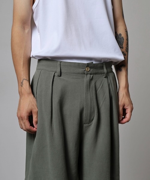 BANKS(バンクス)の「BANKS JOURNAL LINE TACK WIDE SHORT PANTS ラインタックワイドショートパンツ(その他パンツ・メンズ・オリーブ/ブラウン・S/M/L)」の8枚目の写真