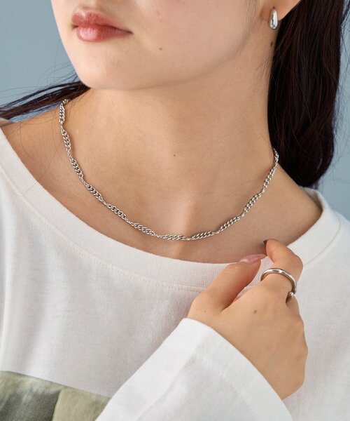 mystic（ミスティック）の「Lara フリルチェーンネックレス（ネックレス・レディース・シルバー・ONE SIZE）」の2枚目の写真
