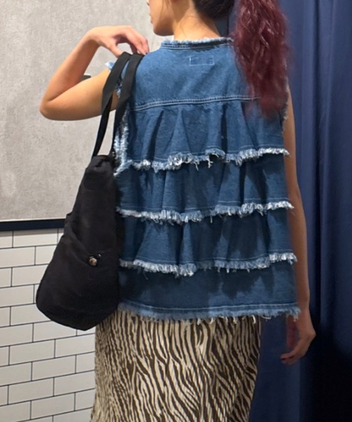 RODEO CROWNS WIDE BOWL（ロデオクラウンズワイドボウル）の「バックフリルベスト（ベスト・レディース・ブルー/ブラック/カーキ・FREE）」の3枚目の写真