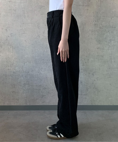 Maison Calme(メゾンカルム)の「ハイウエストコーデュロイタックパンツ ゆったりシルエット(その他パンツ・レディース・ブラック/ブラウン/グレー/アイボリー・M/L)」の6枚目の写真