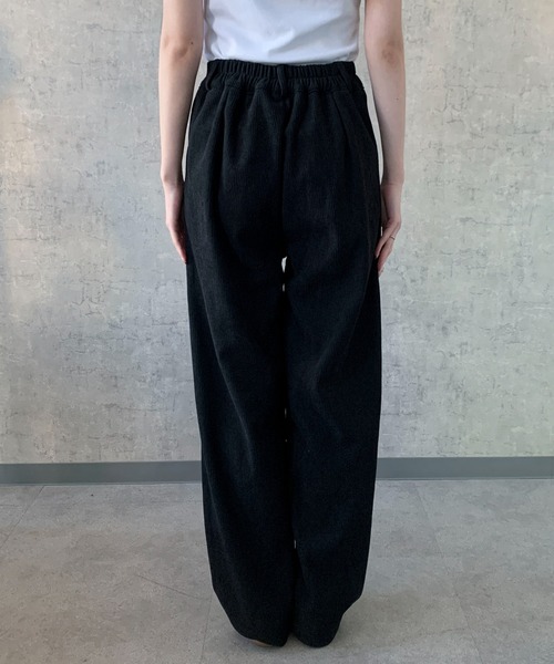 Maison Calme(メゾンカルム)の「ハイウエストコーデュロイタックパンツ ゆったりシルエット(その他パンツ・レディース・ブラック/ブラウン/グレー/アイボリー・M/L)」の7枚目の写真