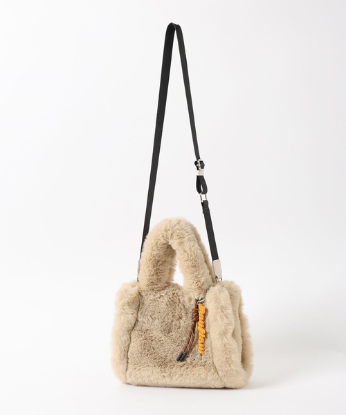 BAYFLOW（ベイフロー）の「[500mlのペットボトルも入る]ロゴチャーム付きファートート（トートバッグ・レディース・ライトベージュ/チャコールグレー/ブルー・FREE）」の9枚目の写真