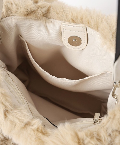 BAYFLOW（ベイフロー）の「[500mlのペットボトルも入る]ロゴチャーム付きファートート（トートバッグ・レディース・ライトベージュ/チャコールグレー/ブルー・FREE）」の18枚目の写真