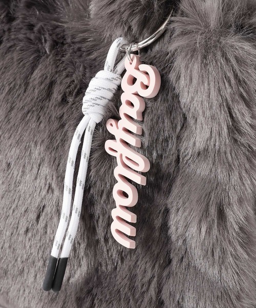 BAYFLOW（ベイフロー）の「[500mlのペットボトルも入る]ロゴチャーム付きファートート（トートバッグ・レディース・ライトベージュ/チャコールグレー/ブルー・FREE）」の22枚目の写真