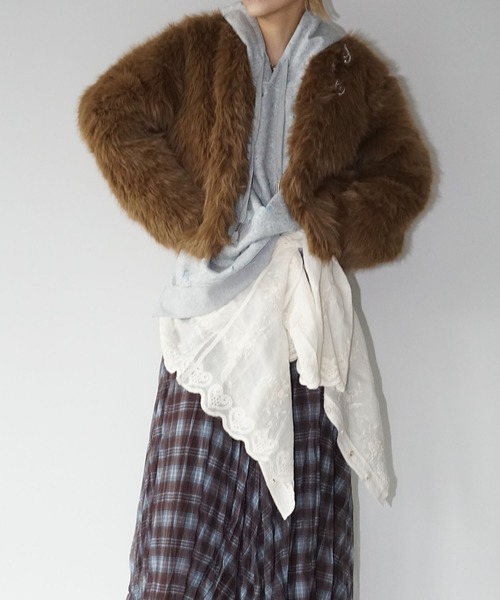 chuclla（チュクラ）の「ノーカラー ブラウンファーショートコート chw25a057（その他アウター・レディース・ブラウン・M/L）」の7枚目の写真