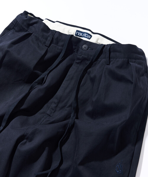 NAUTICA(ノーティカ)の「NAUTICA/ノーティカ ヴィンテージライク レギュラーシルエット ツータック チノトラウザー(チノパンツ・メンズ・オフホワイト/ブラック/グリーン/ベージュ/ネイビー・X-LARGE/SMALL/LARGE/MEDIUM)」の21枚目の写真