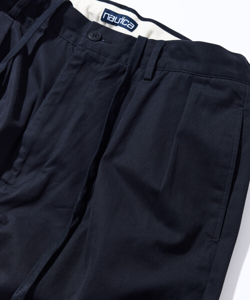 NAUTICA（ノーティカ）の「NAUTICA/ノーティカ ヴィンテージライク レギュラーシルエット ツータック チノトラウザー（チノパンツ・メンズ・オフホワイト/ブラック/グリーン/ベージュ/ネイビー・X-LARGE/SMALL/LARGE/MEDIUM）」の7枚目の写真