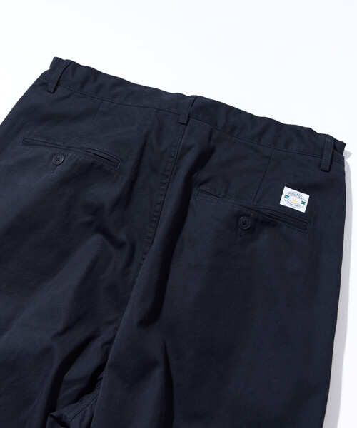 NAUTICA（ノーティカ）の「NAUTICA/ノーティカ ヴィンテージライク レギュラーシルエット ツータック チノトラウザー（チノパンツ・メンズ・オフホワイト/ブラック/グリーン/ベージュ/ネイビー・X-LARGE/SMALL/LARGE/MEDIUM）」の13枚目の写真